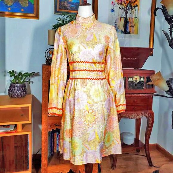 Vintage Dresses & Skirts - Vintage 60s/70s Mock Neck Floral Dress